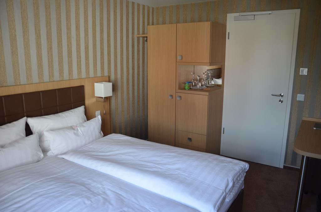 Hotel Ortel Gmbh Besigheim Zewnętrze zdjęcie