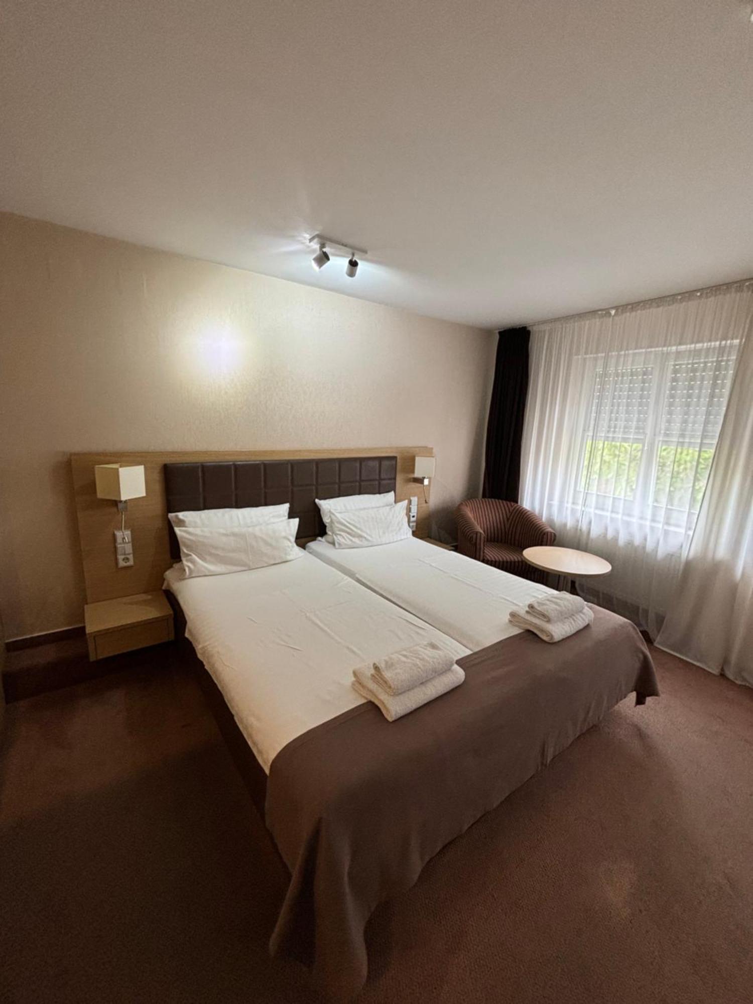 Hotel Ortel Gmbh Besigheim Zewnętrze zdjęcie